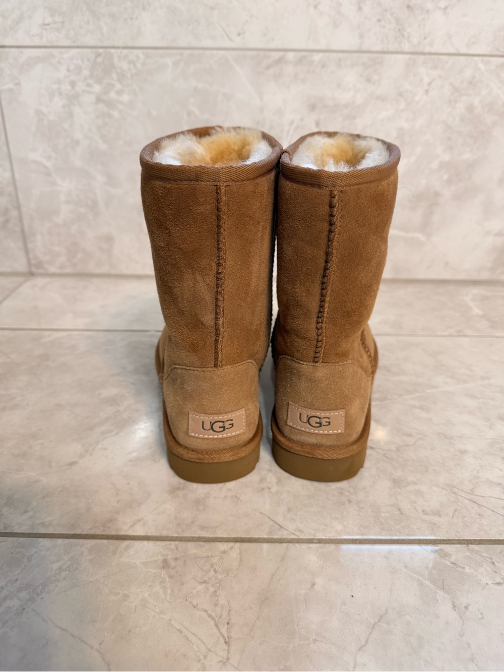 UGG Classic Short Boots - Chestnut Brown